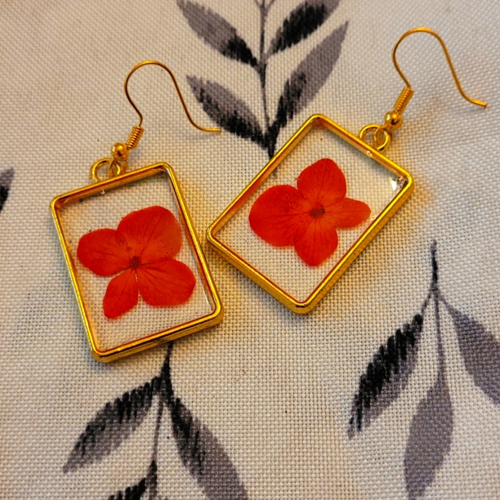 Pressed flower resin earrings